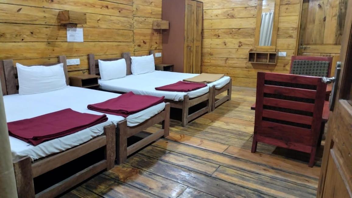 Brushwood Villa- Cottages And Bar 팔로렘 외부 사진