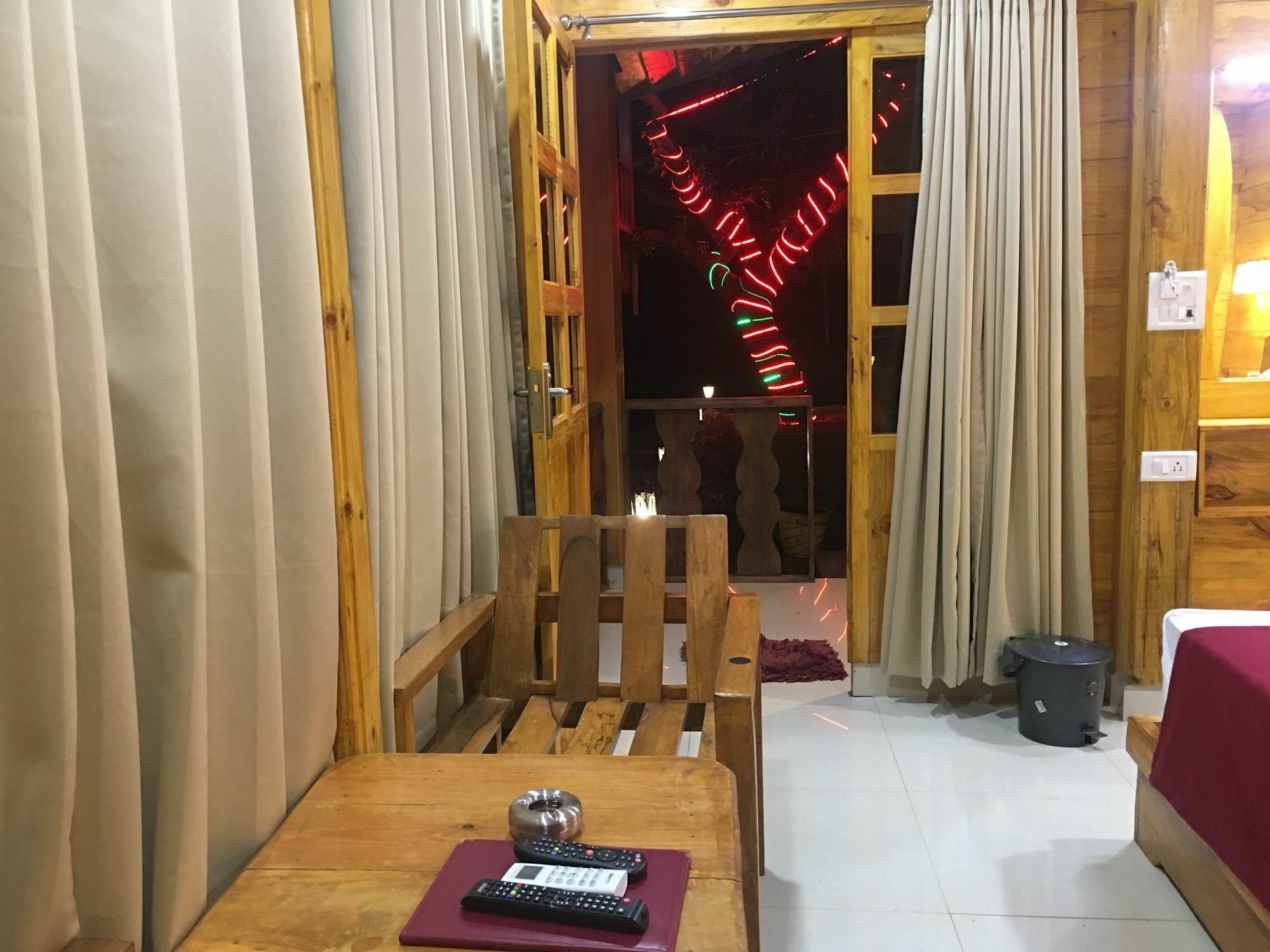Brushwood Villa- Cottages And Bar 팔로렘 외부 사진